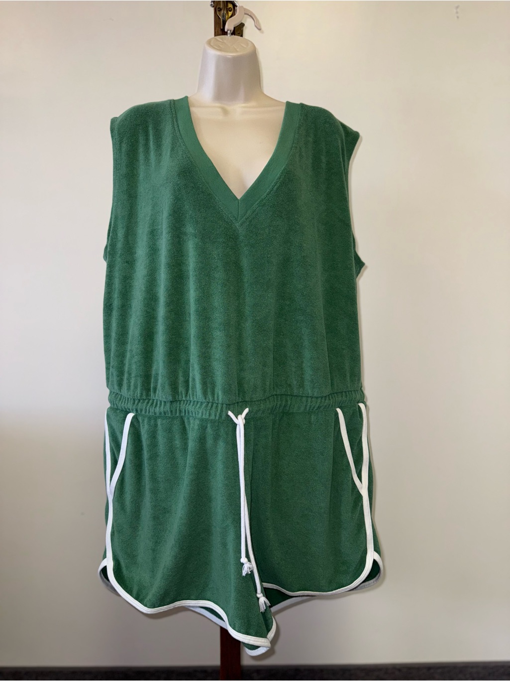 Nwt Universal Threads Xxl Brand New Green Soft Romper